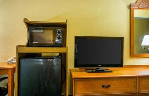 Franklin Hotel | Franklin Inn & Suites