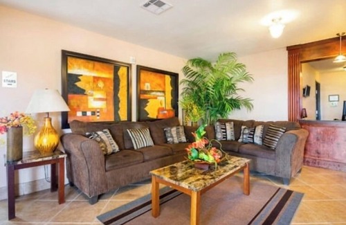Franklin Hotel | Franklin Inn & Suites