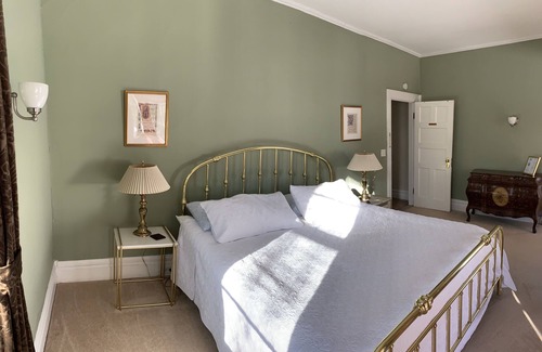 Saranac Lake Bed & Breakfast | Franklin Manor - King Suite with Private Porch