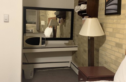 Assiniboia Hotel | Franklin Motel