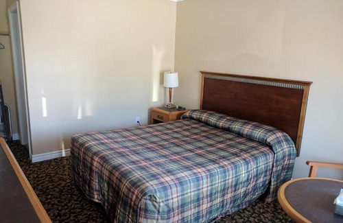 North Bay Hotel | Franklin Motel, Tent & Trailer Park