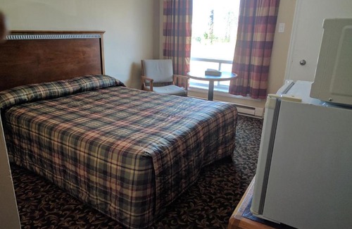 North Bay Hotel | Franklin Motel, Tent & Trailer Park