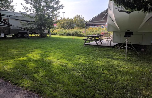 North Bay Hotel | Franklin Motel, Tent & Trailer Park