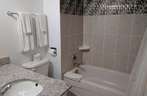 North Bay Hotel | Franklin Motel, Tent & Trailer Park