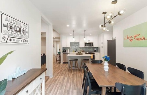 Franklin Park House | Franklin Park, 4BR, King Beds | Dove Springs Oasis