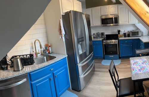 Roxbury Apartment | Franklin Park Zoo near