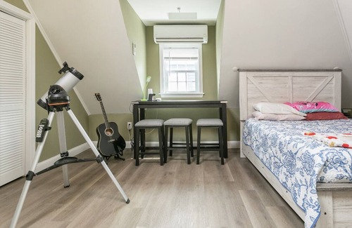 Roxbury Apartment | Franklin Park Zoo near