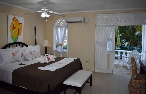 Runaway Bay Hotel | Franklyn D. Resort & Spa