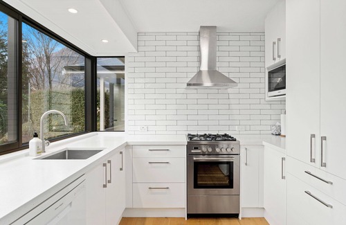 Kelvin Heights House | Frankton Favourite - Queenstown Holiday Home