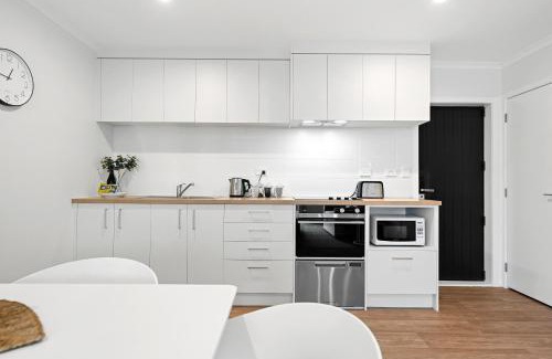 Frankton Apartment | Frankton Villa Retreat - Central!