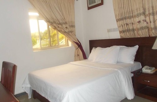 Calabar Hotel | Franphinas Suites and Hotel