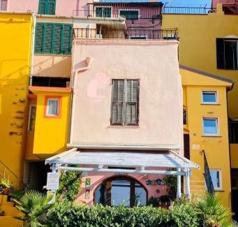 Riva Ligure Apartment | Frantoio