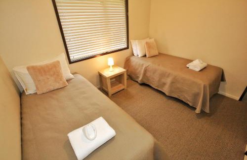 Franz Josef Glacier House | Franz Alpine Retreat- Cottage