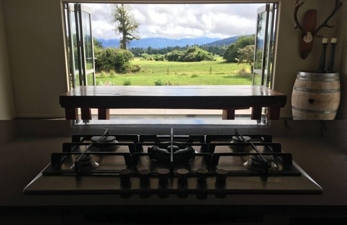 Franz Josef Glacier House | Franz Josef Villa, Stunning Mountain/Lake Views