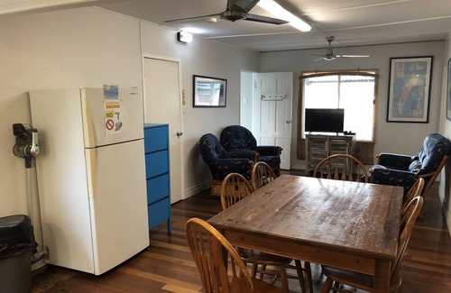 Happy Valley House | Fraser Island Classic Beach House - 1 minute to the beach