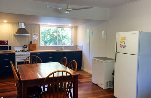 Happy Valley House | Fraser Island Classic Beach House - 1 minute to the beach