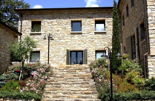 Carpineti House | FRASCANERA ESTATE OASIS OF PEACE WITH GARDEN AND SWIMMING POOL FOR EXCLUSIVE PRIVATE USE