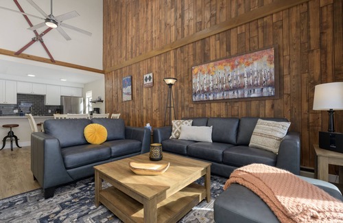 Fraser Condo | Fraser/Winter Park Condo. Updated in 2024! Pool, hot tub, easy access to WP.