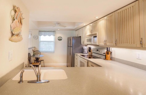 South Island House | Fred's Eden House Condo