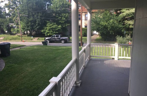Downtown Apartment | 'Fred' - Walk to UK/Downtown!