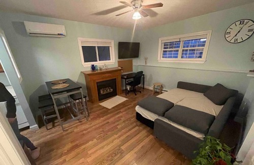 Fredericton House | Freddy Best Value Suite-FreeParking🚗Self✅1Bdrm2🛌Private🚪w/🧺🔥🌲🚲🐾