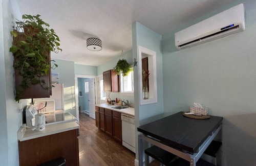 Fredericton House | Freddy Best Value Suite-FreeParking🚗Self✅1Bdrm2🛌Private🚪w/🧺🔥🌲🚲🐾