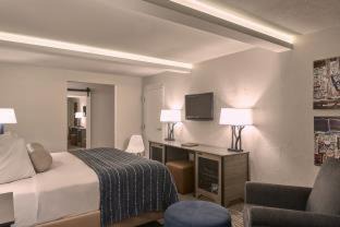Fredericksburg Hotel | Fredericksburg Inn and Suites