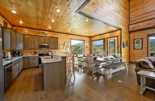 Gatlinburg Cabin | Free Attractions! 180° Views, 10per swimspa, Gas Firepit, Arcade room.