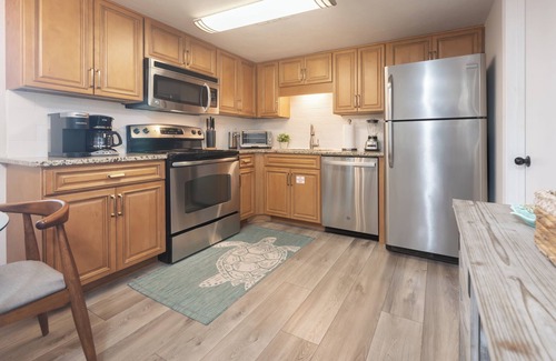 Sunnyside Condo | FREE Beach Service! Gulf-front 2BR/2.5ba, 2 kings & bunks. Perfect for 30A & PCB