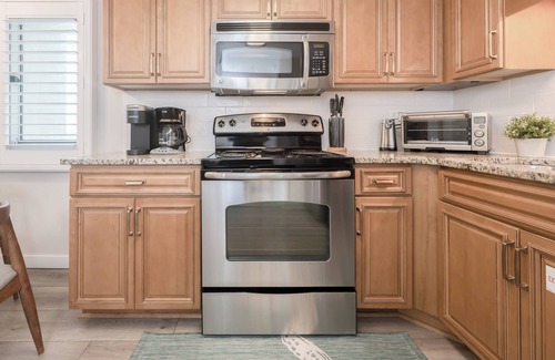 Sunnyside Condo | FREE Beach Service! Gulf-front 2BR/2.5ba, 2 kings & bunks. Perfect for 30A & PCB