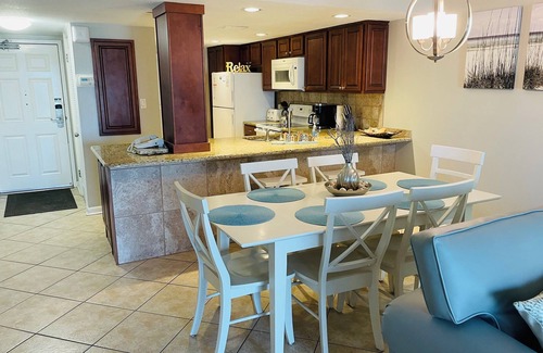 Lower Grand Lagoon Condo | FREE BEACH SETUPS! 1st FL MOONSPINNER 110 OCEANVIEW-POOL WALKOUT🩵 PARK BY DOOR!