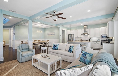 Santa Rosa Beach House | FREE Brand new 6-Seat Golf Cart, Bikes! Somervilla at Naturewalk! Pickleball Courts, Heated Pool!