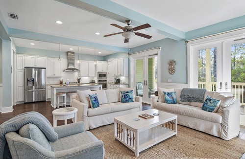 Santa Rosa Beach House | FREE Brand new 6-Seat Golf Cart, Bikes! Somervilla at Naturewalk! Pickleball Courts, Heated Pool!