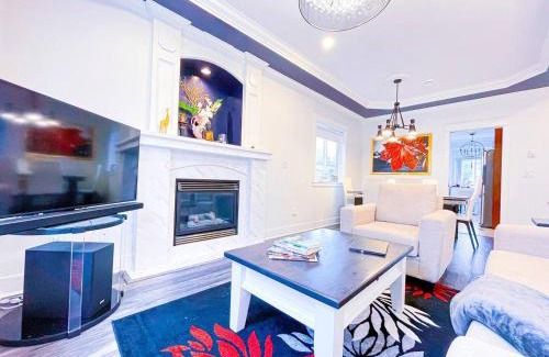 Renfrew-Collingwood House | Free Breakfast 3BR Oasis Minutes From Downtown Metrotown