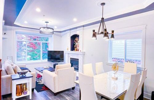 Renfrew-Collingwood House | Free Breakfast 3BR Oasis Minutes From Downtown Metrotown