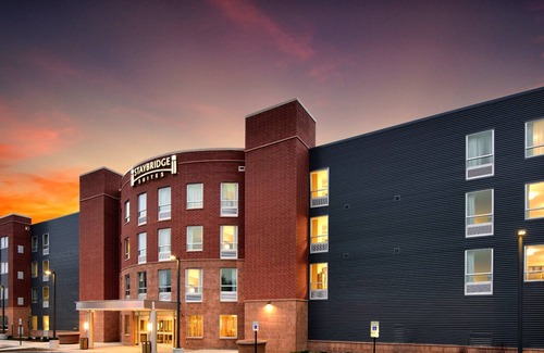 Marquette Apartment | Free Breakfast Buffet. Downtown Marquette. King Suite. Great for Business Travelers!