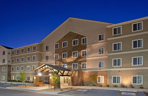 Albuquerque Condo | Free Breakfast + Free Wi-Fi + Hot Tub | Great Suite Close to the ABQ Airport