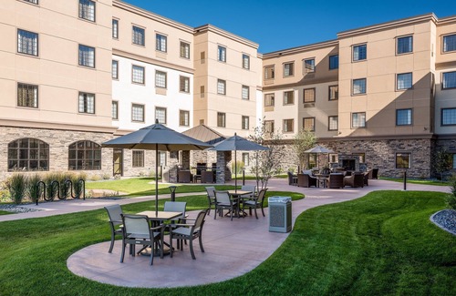 Altoona Condo | Free Breakfast, Free Wi-Fi, Indoor Pool and Hot Tub | Cozy 2 Bedroom Suite