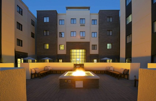 Little Rock Condo | Free Breakfast. Gym. Near Medical Center.