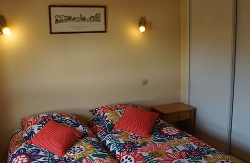 Talence House | Free Breakfast in a nice wine country.