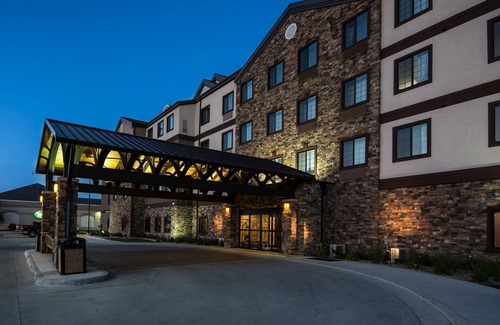 Grand Forks Apartment | Free Breakfast. Indoor Pool & Hot Tub. Walk to University of North Dakota.