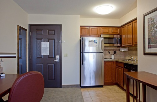Palmdale Apartment | Free Breakfast. Outdoor Pool & Hot Tub. Near Edwards Air Force Base!
