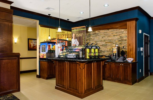 Webster Condo | Free Breakfast + Outdoor Pool + Hot Tub | Modern Suite