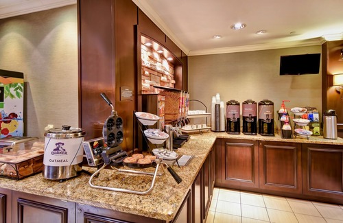 Middleton Apartment | Free Breakfast. Pool. Downtown Location. Great for Business Travelers!
