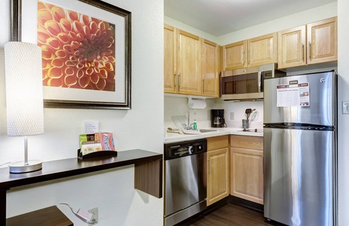 O'Fallon Apartment | Free Breakfast. Pool & Gym. Near Progress West Hospital!
