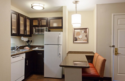 Fairfield Condo | Free Breakfast. Pool & Hot Tub. King Suite Near Wine Country!