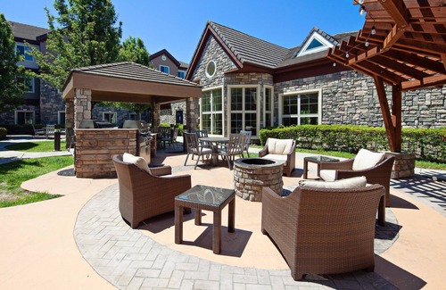 Fairfield Condo | Free Breakfast. Pool & Hot Tub. King Suite Near Wine Country!