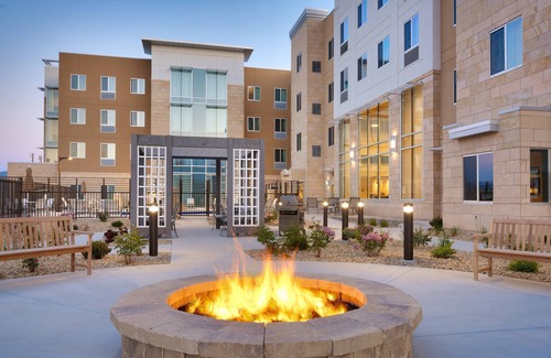 Lehi Condo | Free Breakfast. Pool & Hot Tub. Gym. Near Traverse Mountain Shopping Center!