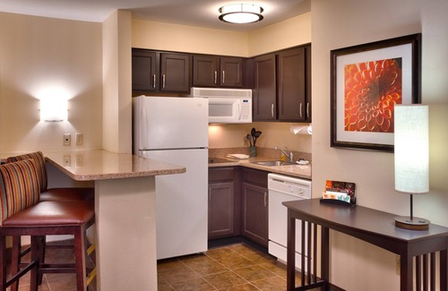 Peoria Condo | Free Breakfast. Pool & Hot Tub. Your Next Trip!