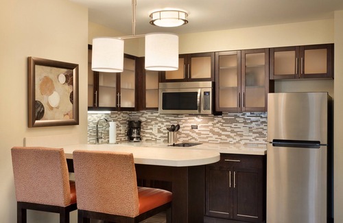 Midland Condo | Free Breakfast. Pool. King Suite. Near the new Chevron and Oxy campuses!